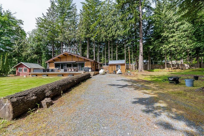 1680 COLUMBIA VALLEY ROAD, Columbia Valley, Lindell Beach