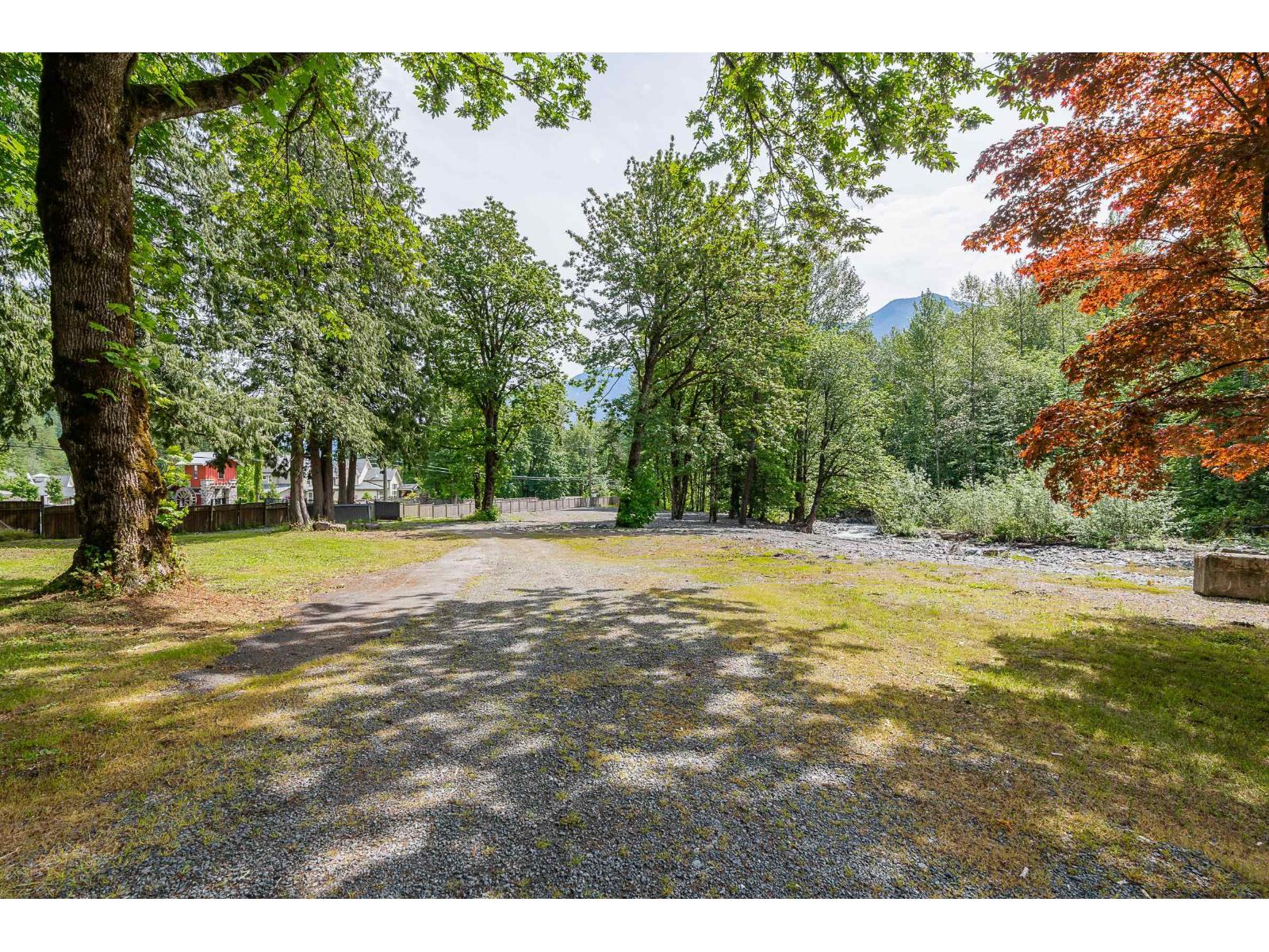 1680 COLUMBIA VALLEY ROAD, Columbia Valley, Lindell Beach