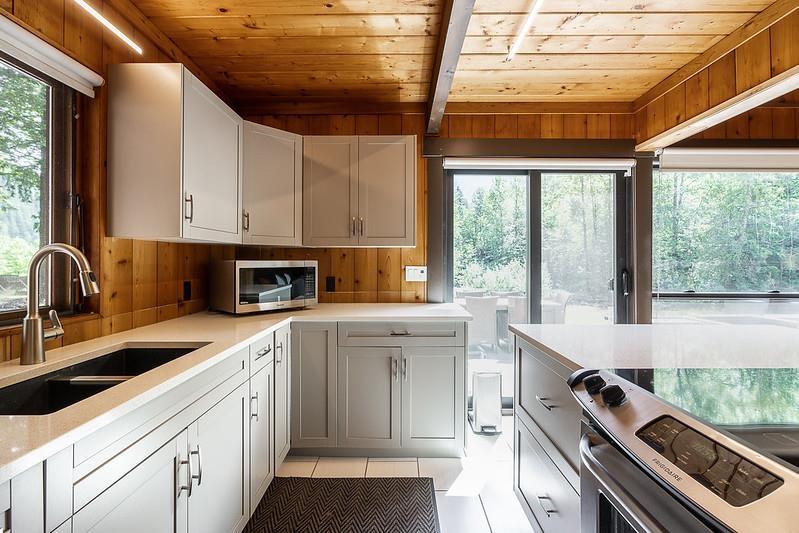 1680 COLUMBIA VALLEY ROAD, Columbia Valley, Lindell Beach