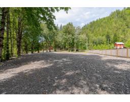 1680 Columbia Valley Road, Columbia Valley, Lindell Beach, BC V2R4X2 Photo 21