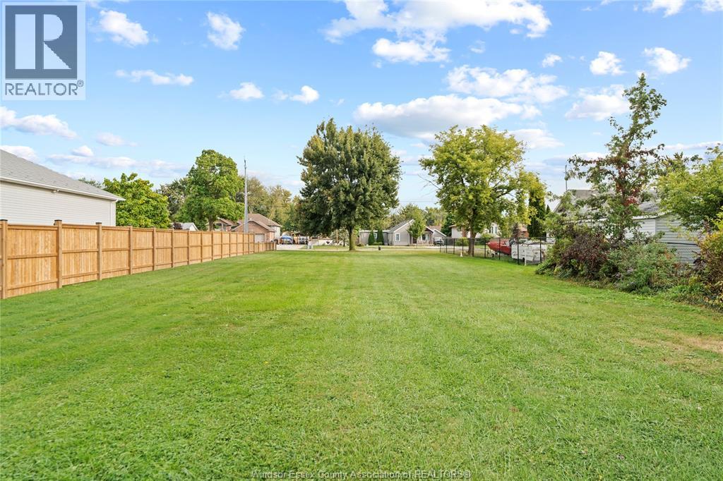 333 Victoria STREET - photo 2