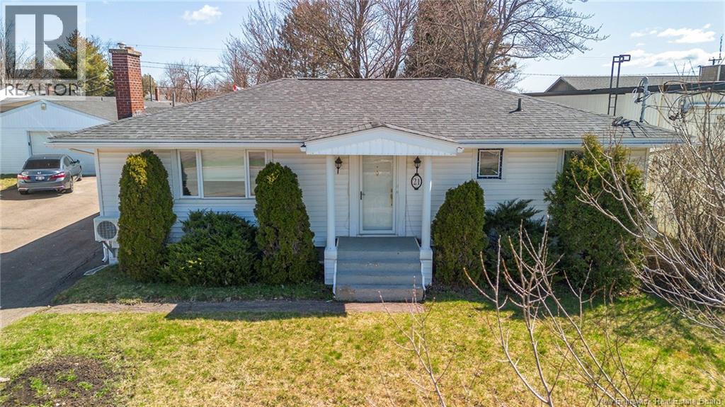 21 Mount Royal Boulevard - 1