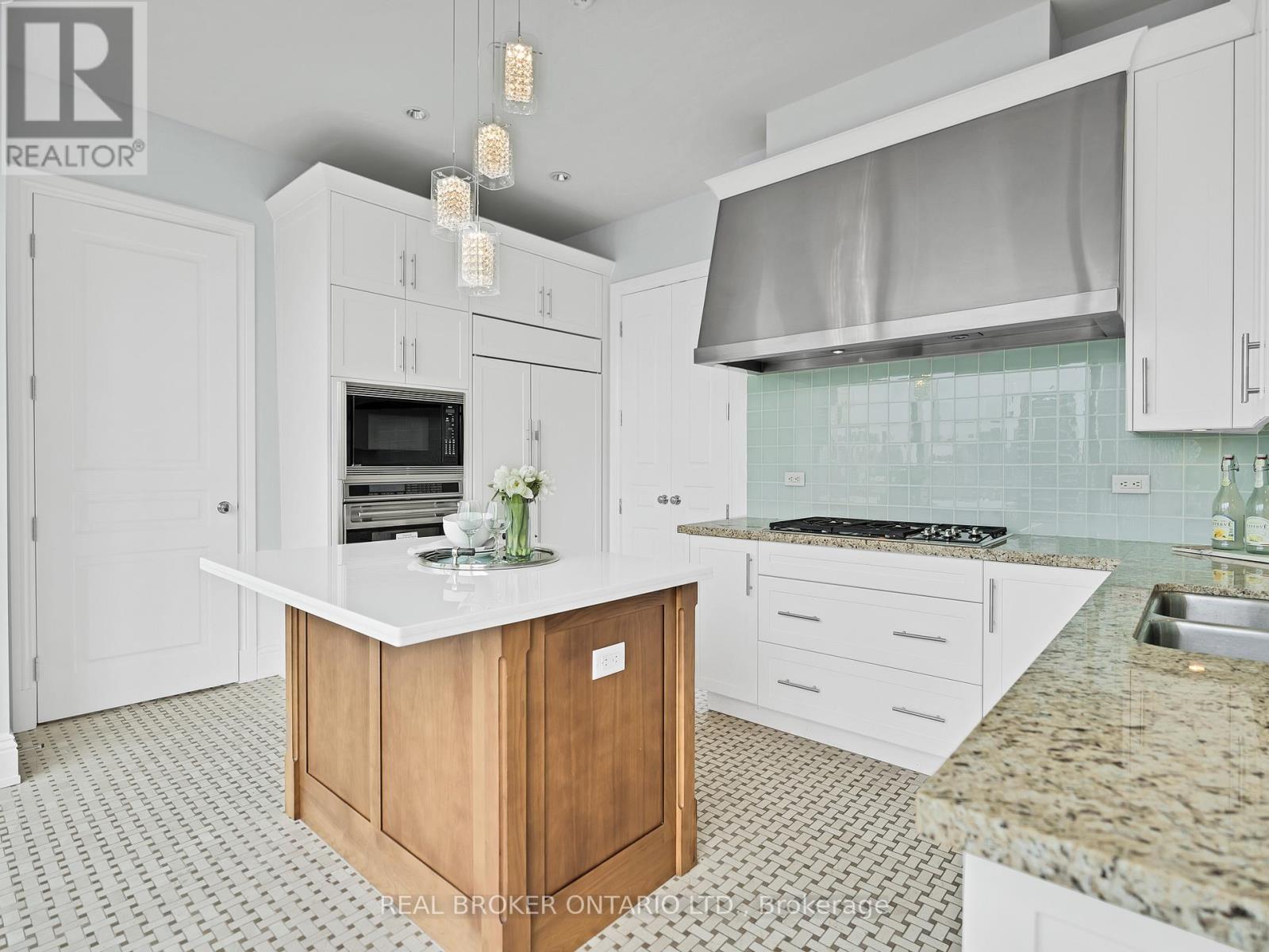 #3803 183 WELLINGTON STREET W - 12