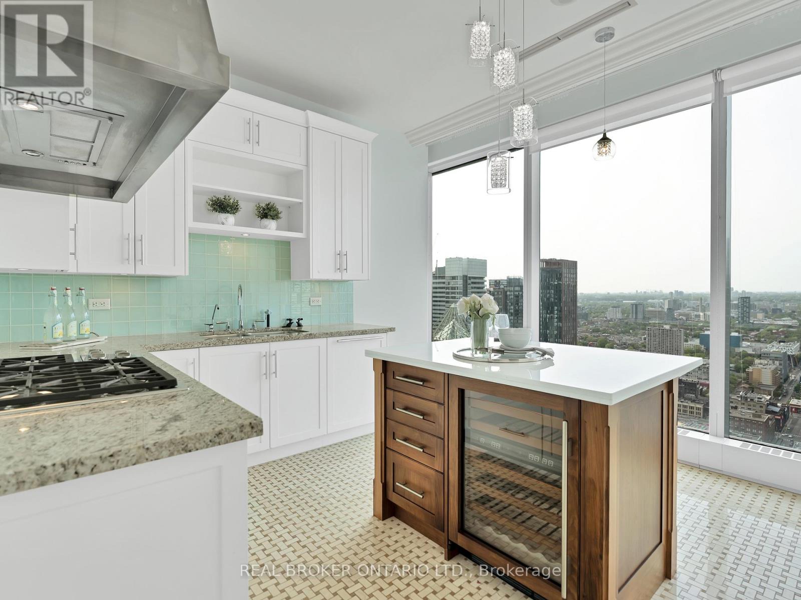 #3803 183 WELLINGTON STREET W - 14