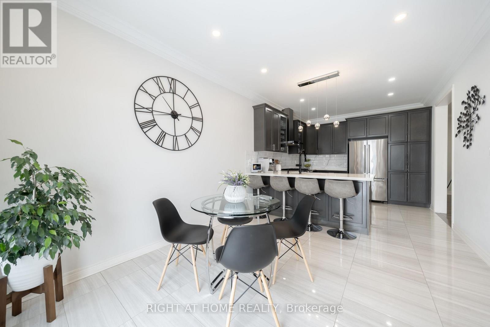12 TUPLING STREET - 13