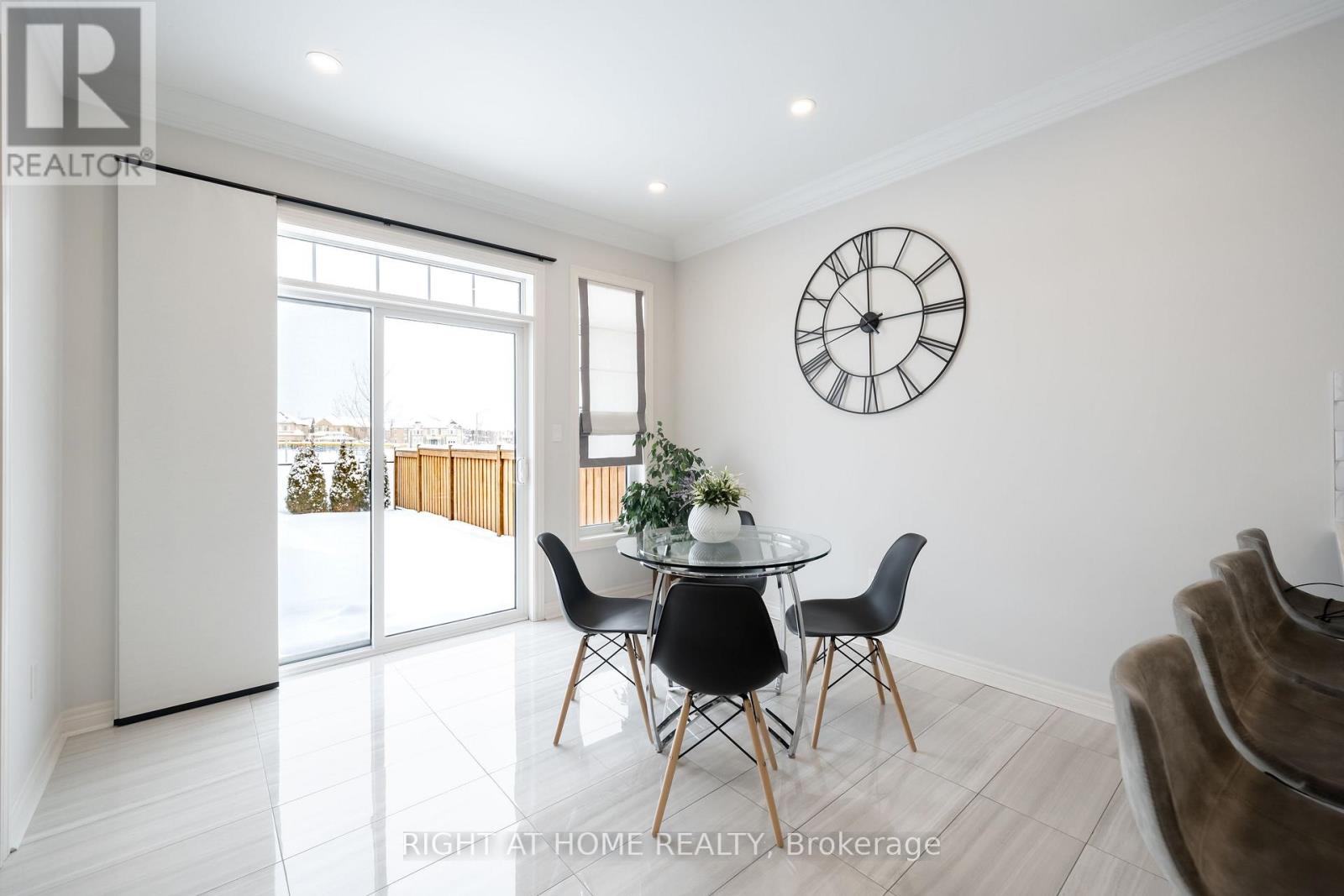 12 TUPLING STREET - 13