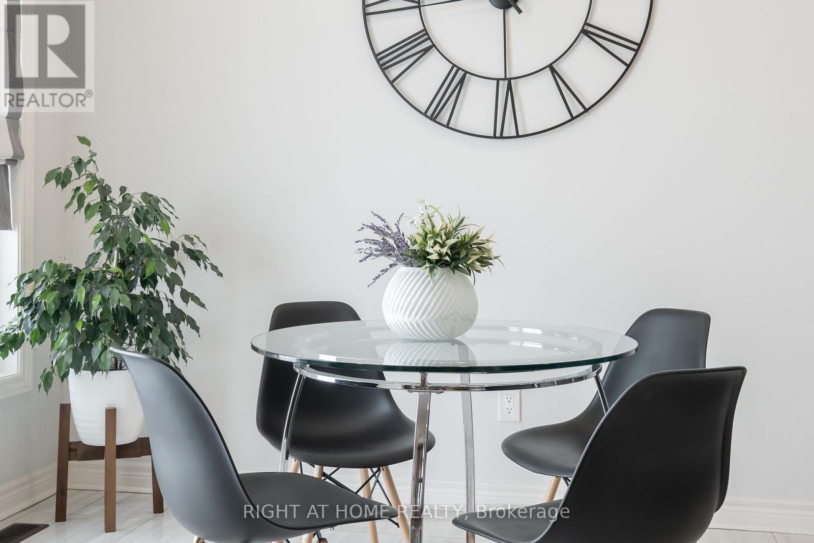 12 TUPLING STREET - 15