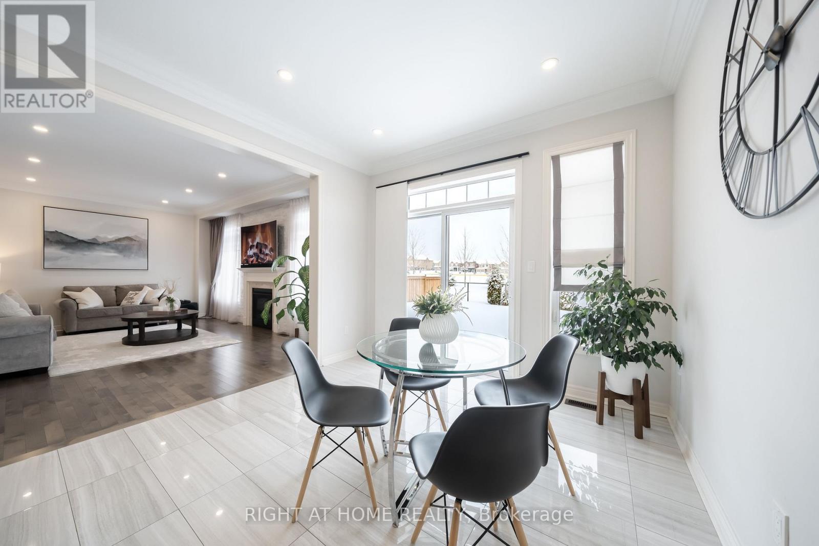 12 TUPLING STREET - 16