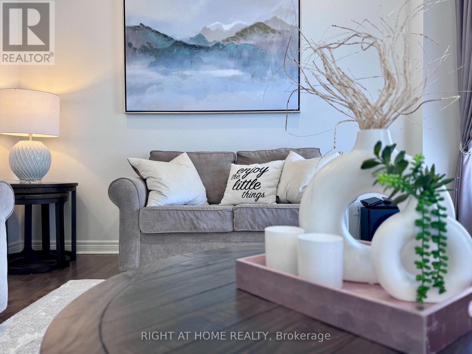 12 TUPLING STREET - 22