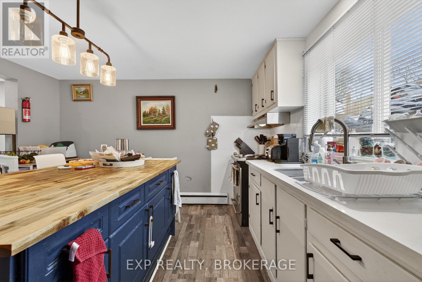 43 CARLETON STREET - 24
