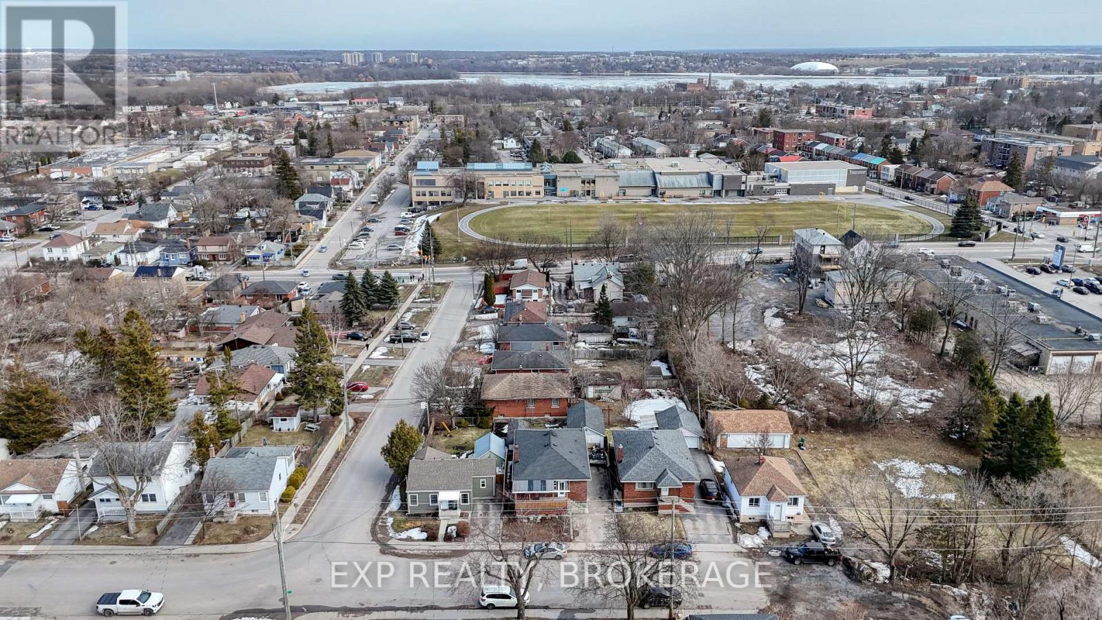 43 CARLETON STREET - 25