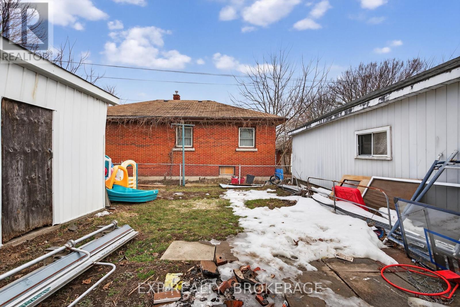 43 CARLETON STREET - 22