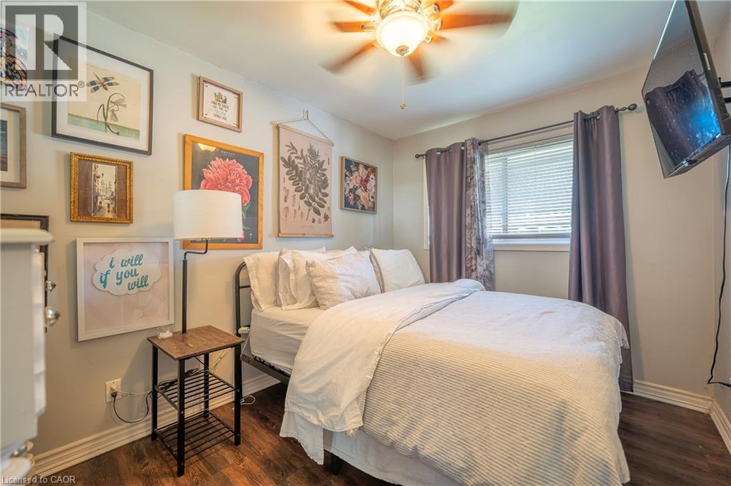 211 DIXON Street - 20