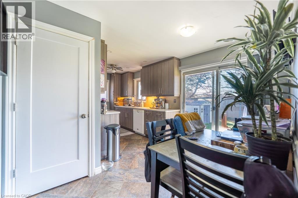211 DIXON Street - 13
