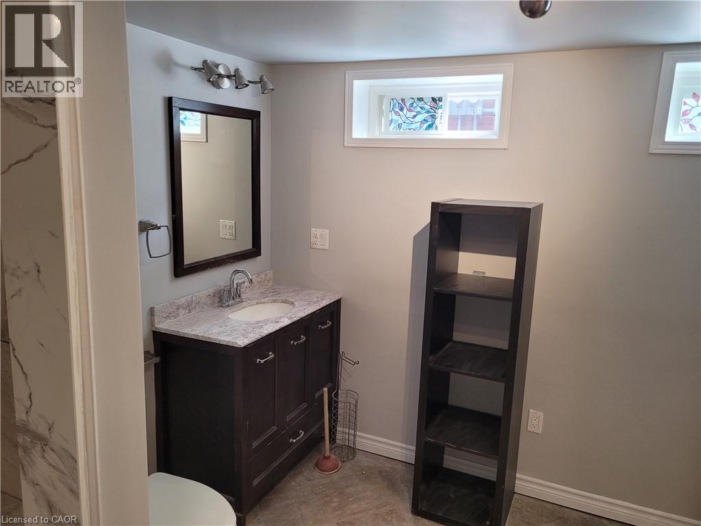 211 DIXON Street - 26