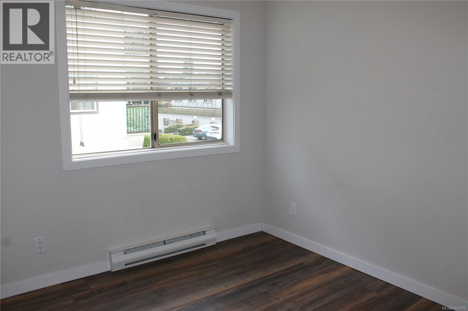#203 300 Bundock Ave - 12