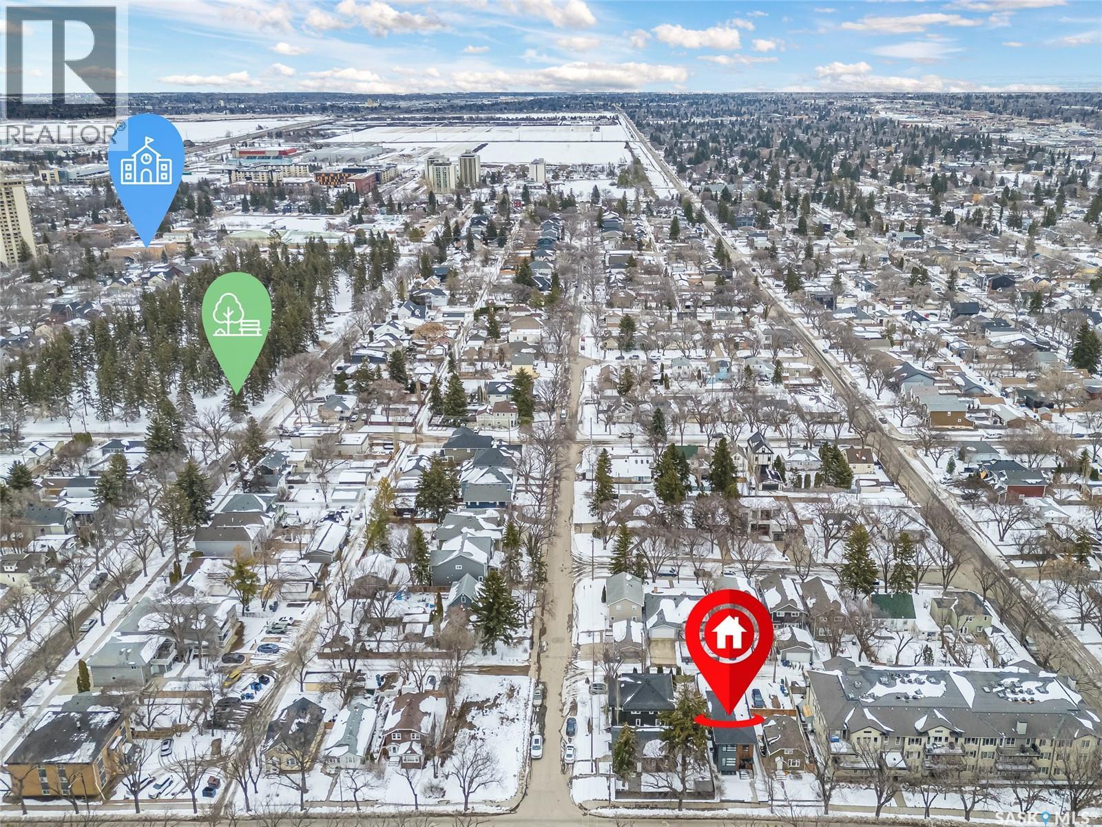 305 Clarence AVENUE S - 42