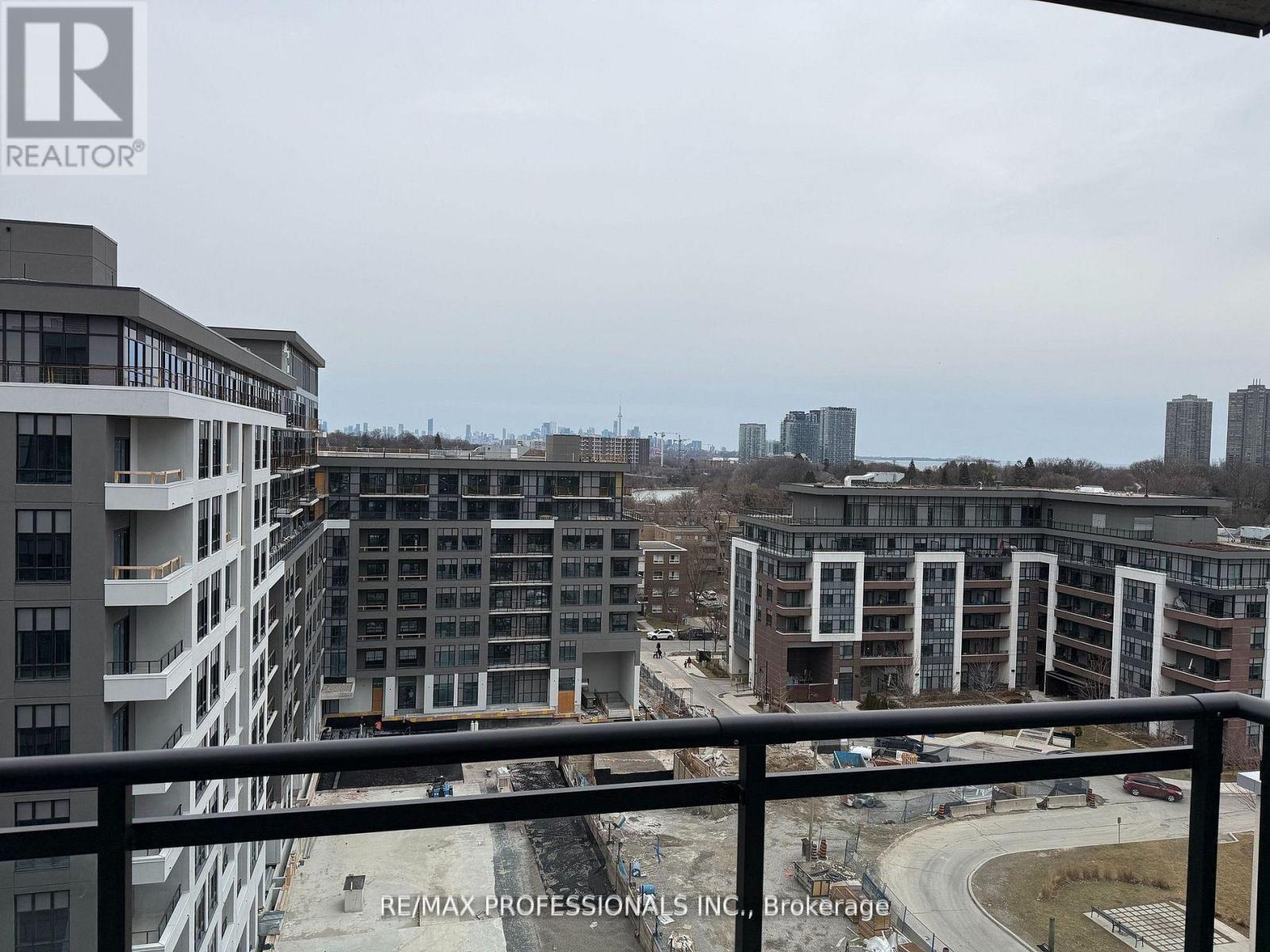 #901 25 NEIGHBOURHOOD LANE - 36