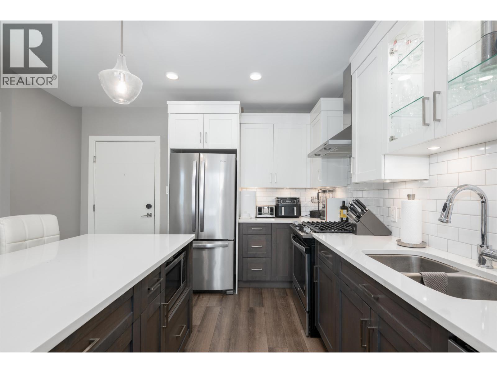 104 1087 6TH AVENUE, Prince George