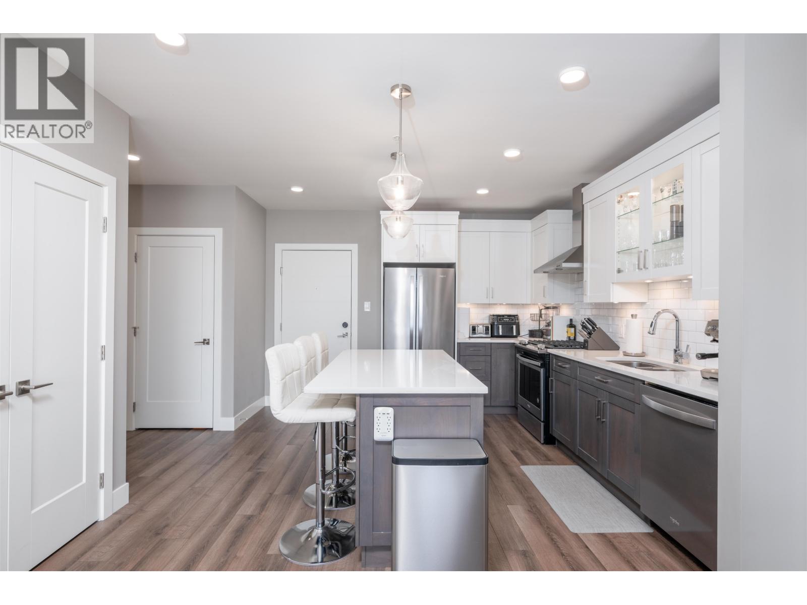 104 1087 6TH AVENUE, Prince George