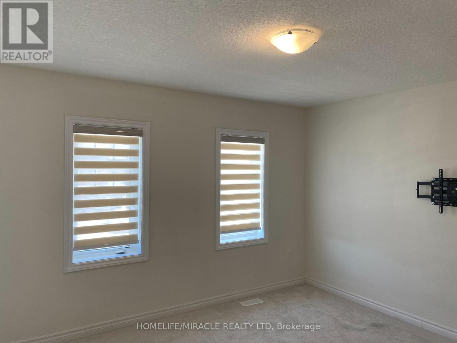 2 CAHILL DRIVE - 22