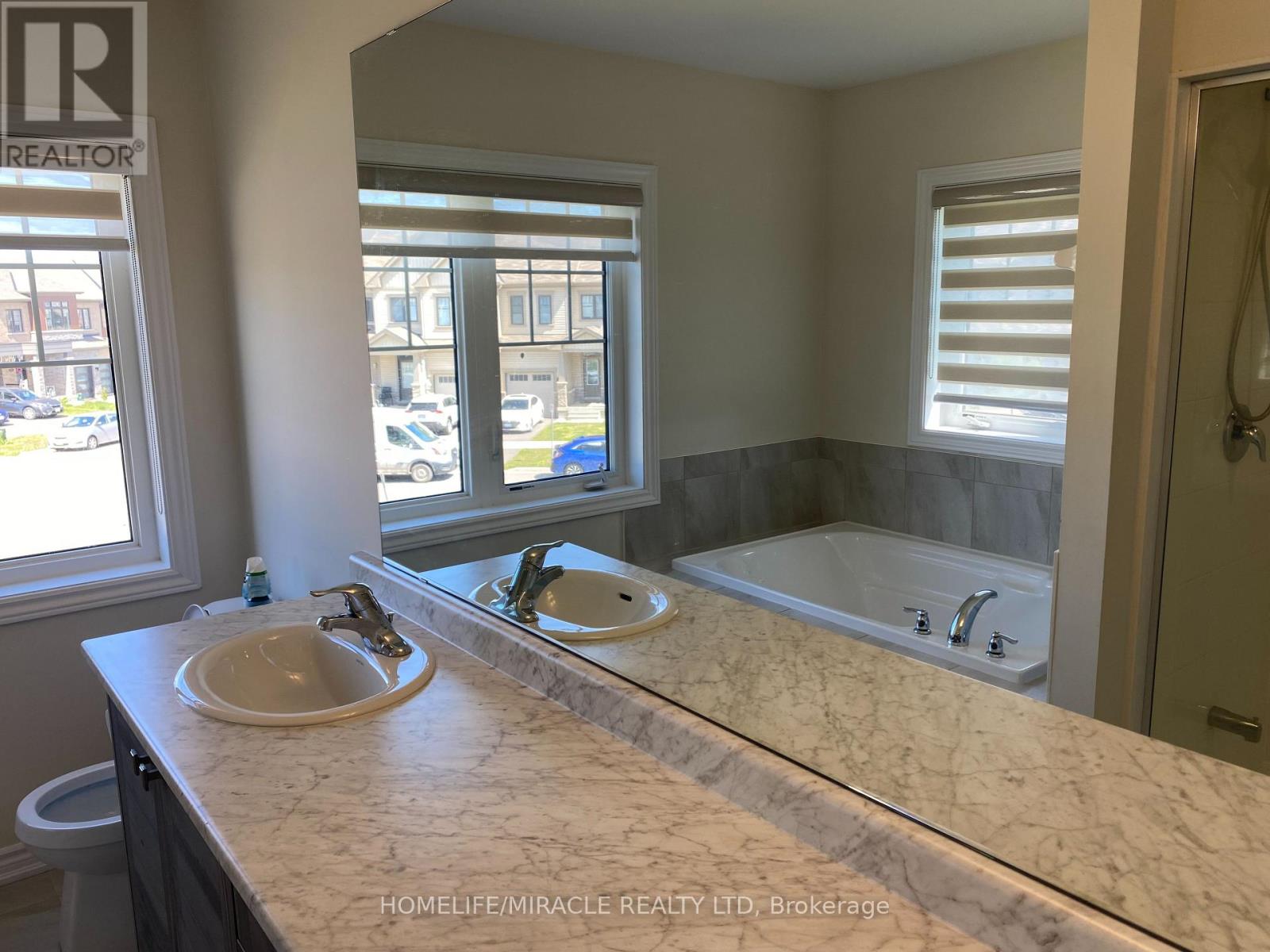 2 CAHILL DRIVE - 33