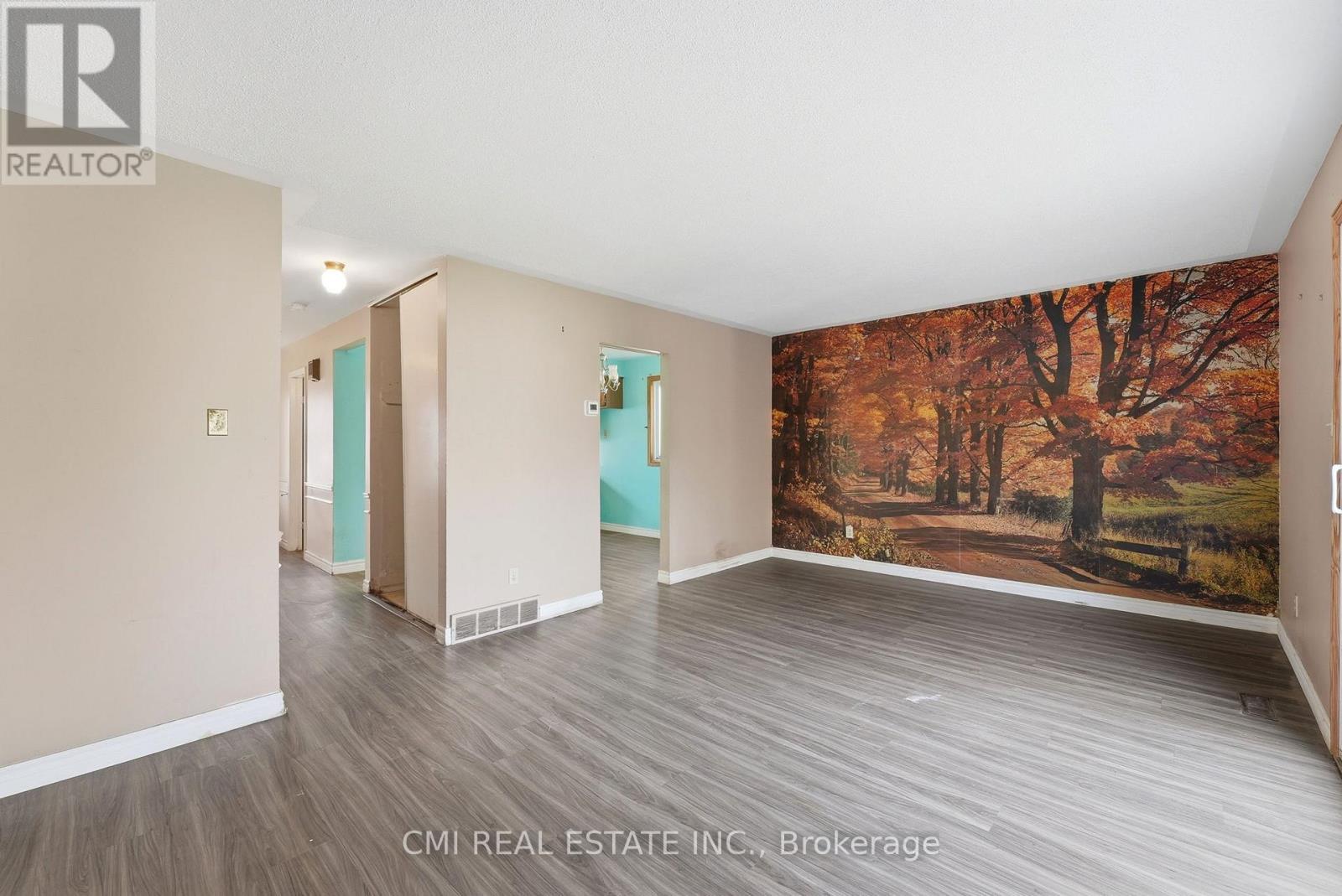 117 MONMORE ROAD — photo 11