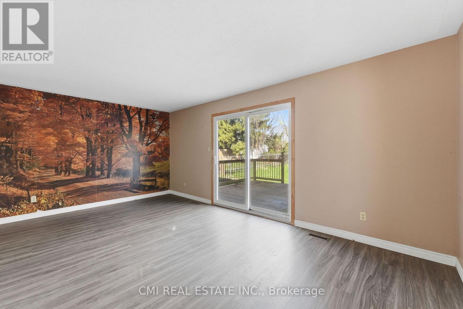 117 MONMORE ROAD — photo 12