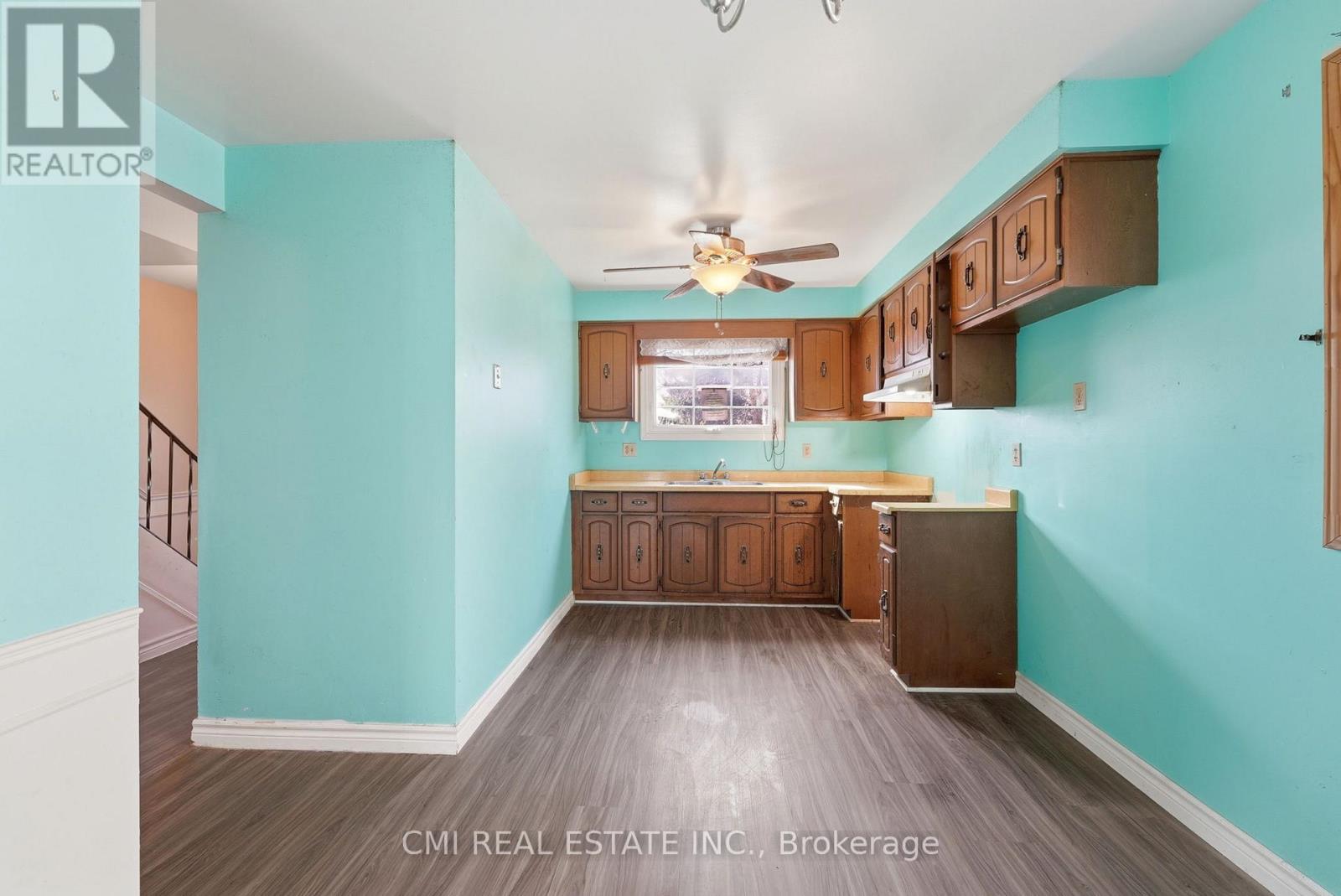 117 MONMORE ROAD — photo 16