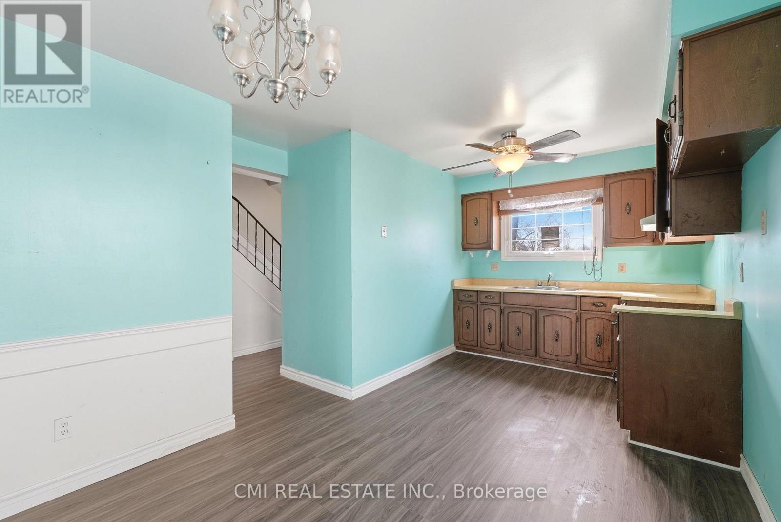 117 MONMORE ROAD — photo 17