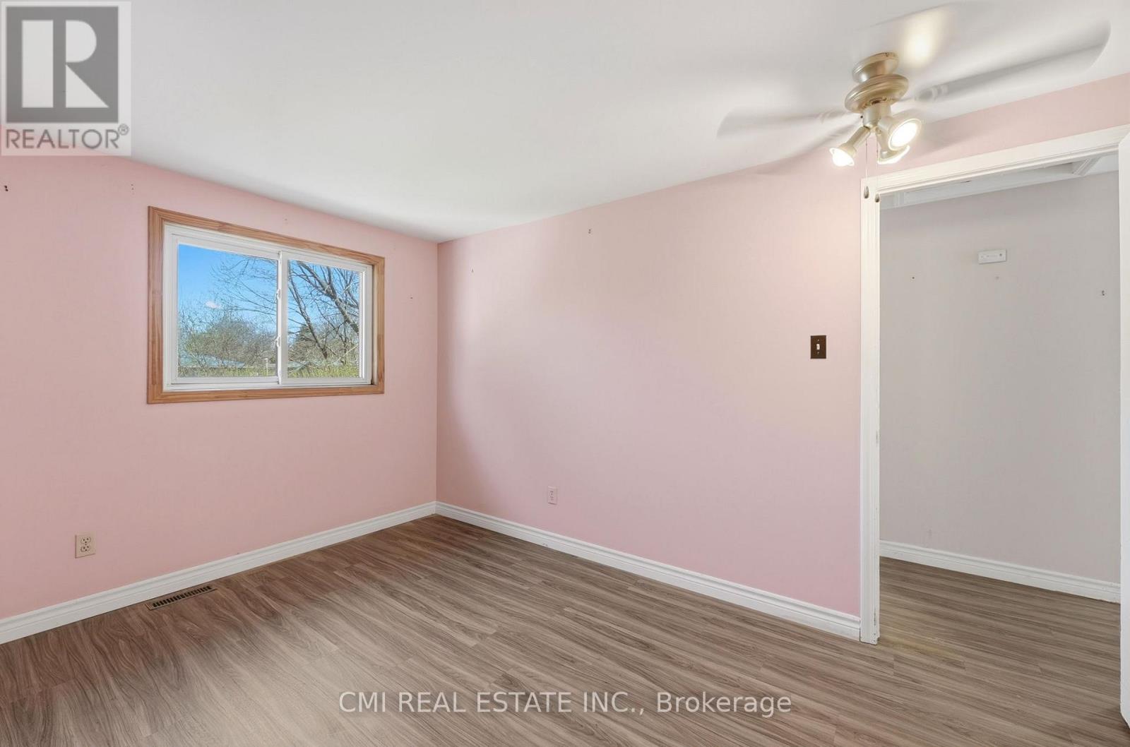 117 MONMORE ROAD — photo 22
