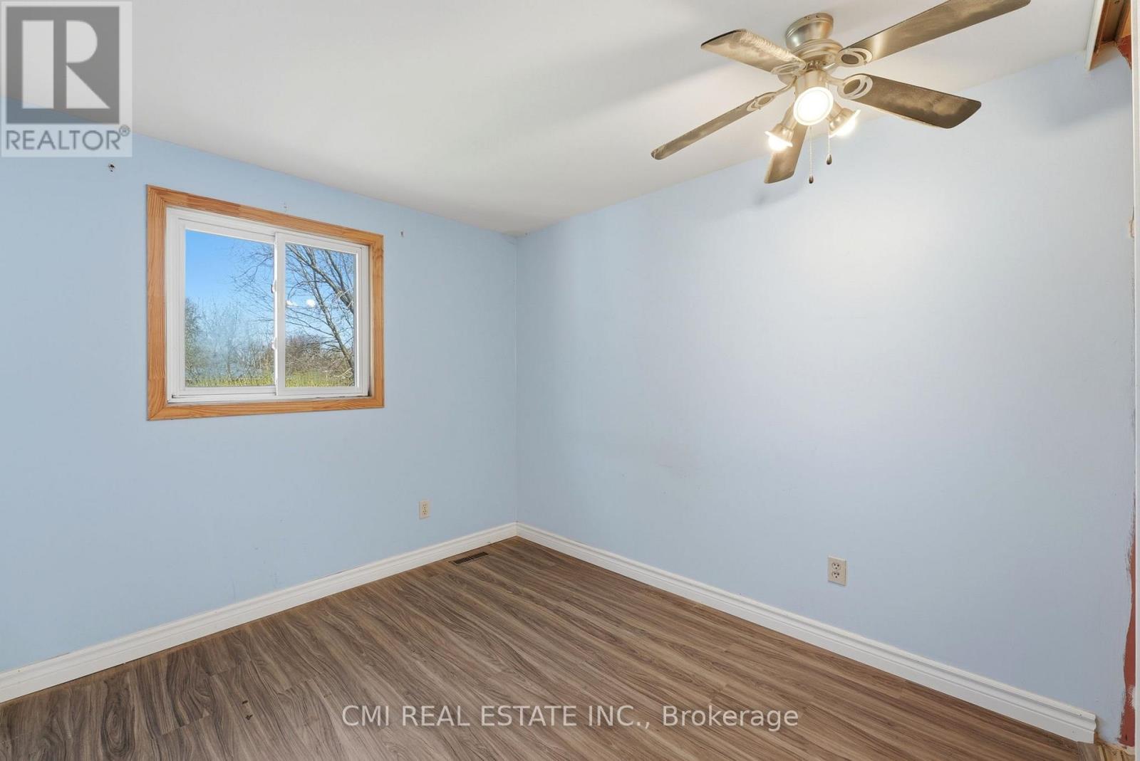 117 MONMORE ROAD — photo 24