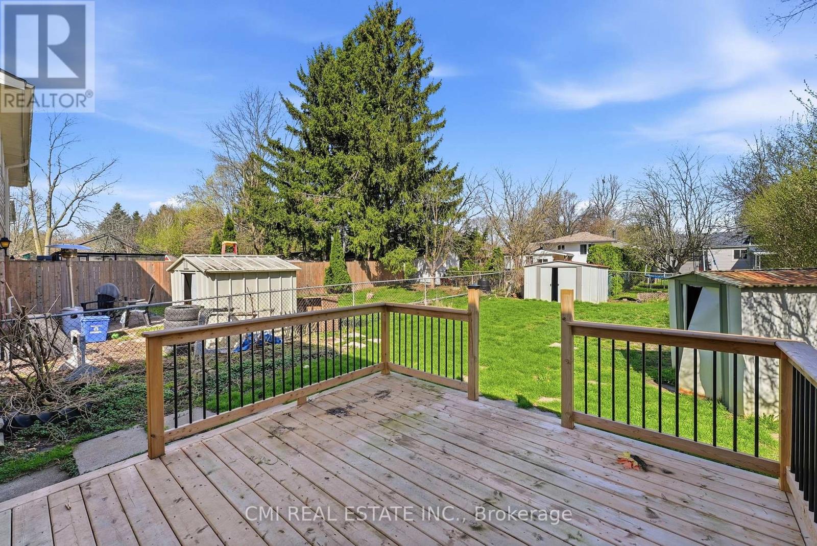 117 MONMORE ROAD — photo 35