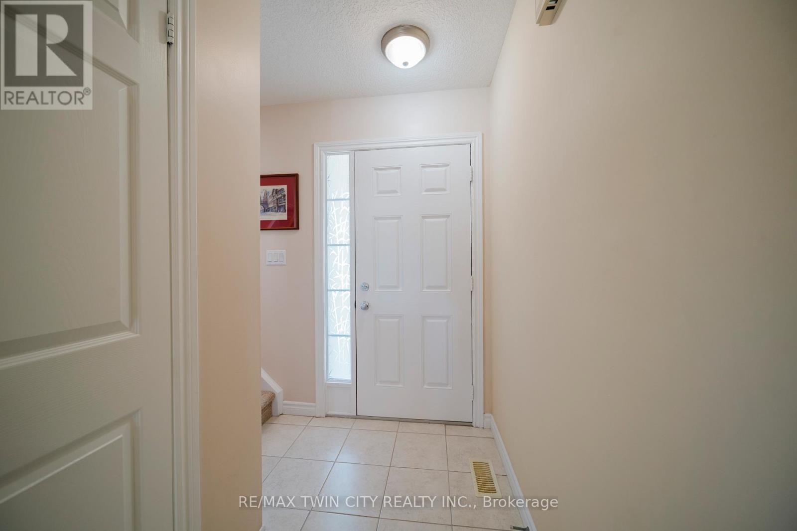 90 CAPTAIN MCCALLUM DRIVE — photo 17