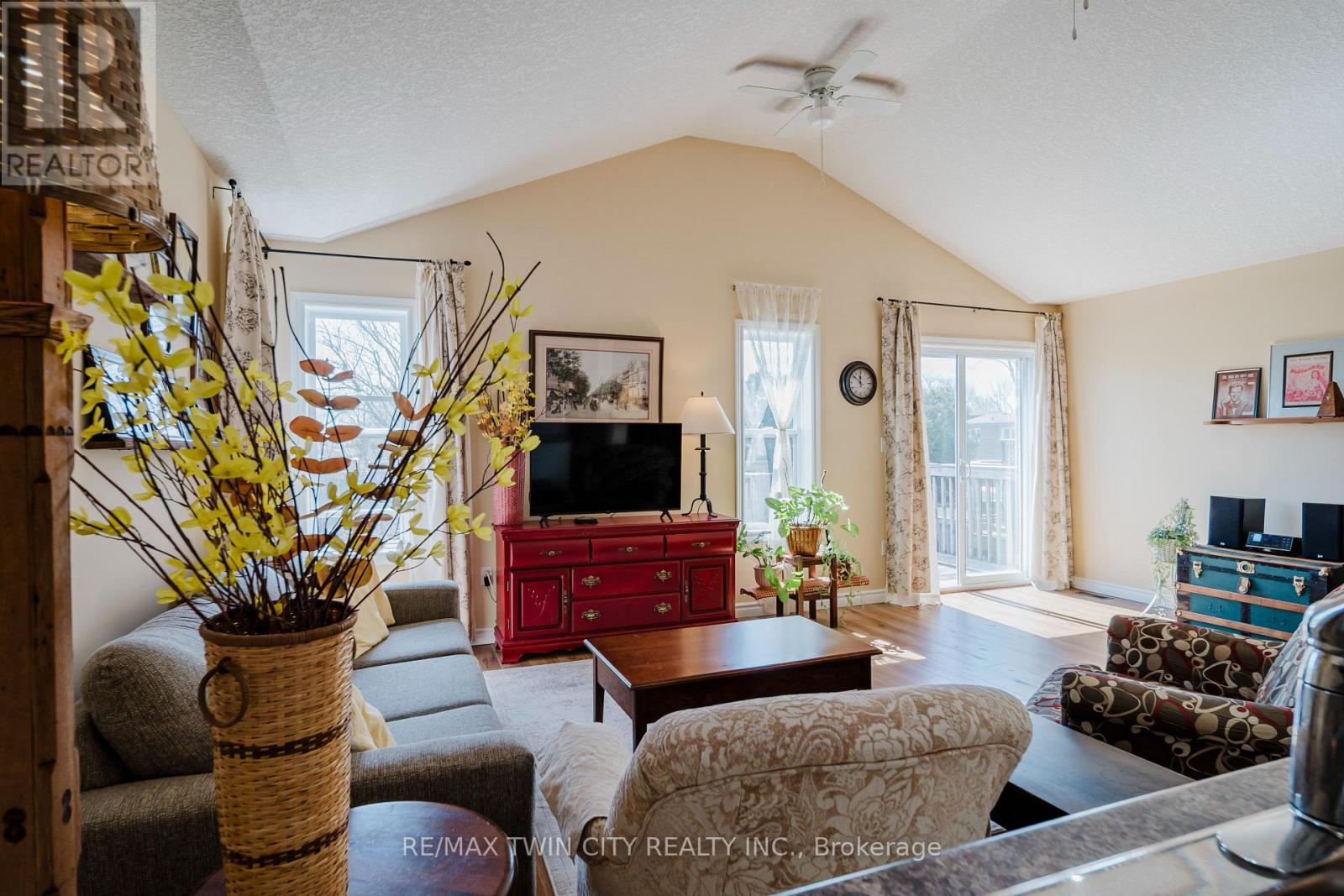 90 CAPTAIN MCCALLUM DRIVE - photo 3