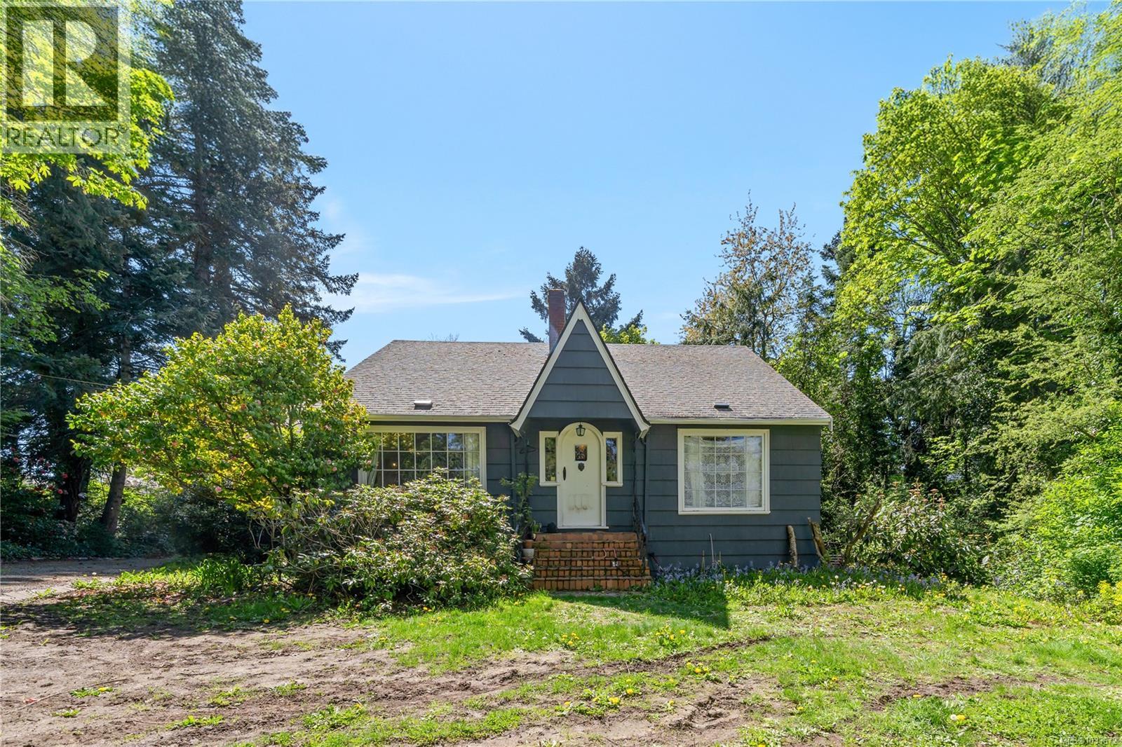 2895 Murray Dr - 1