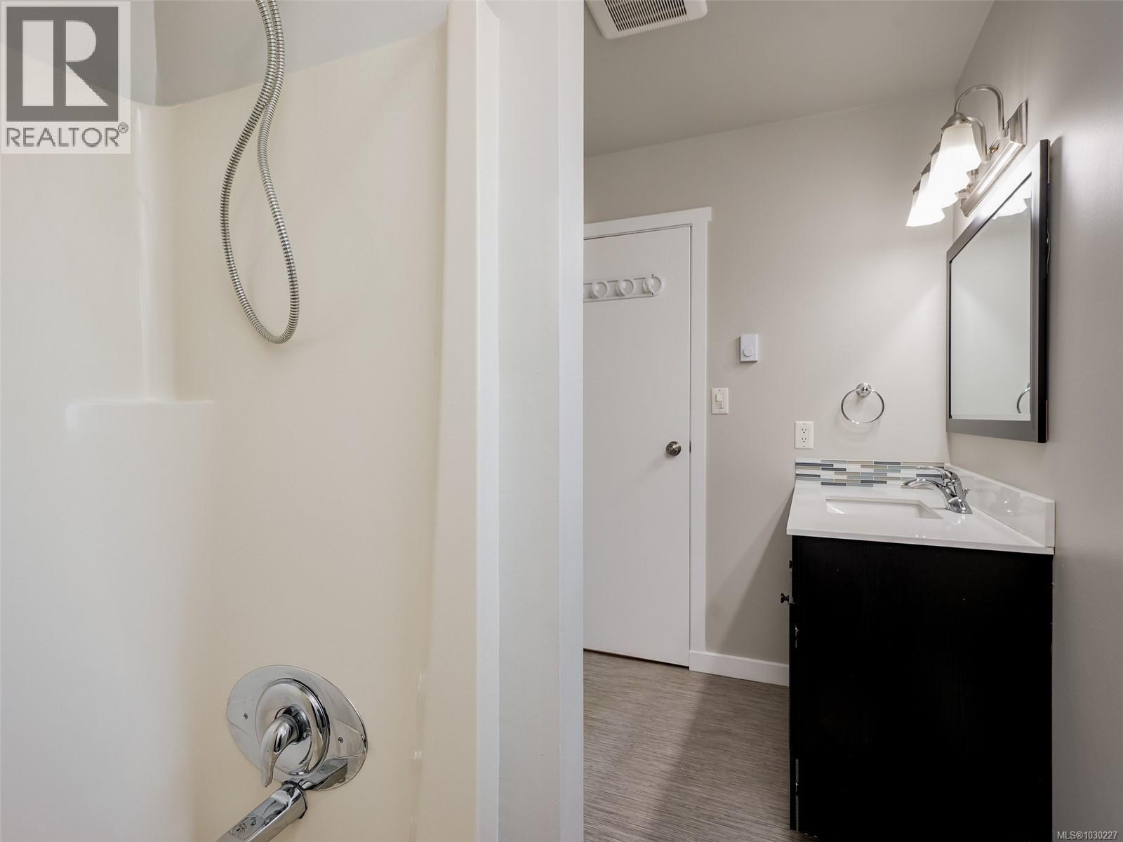 1040 Chesterfield Rd - 13