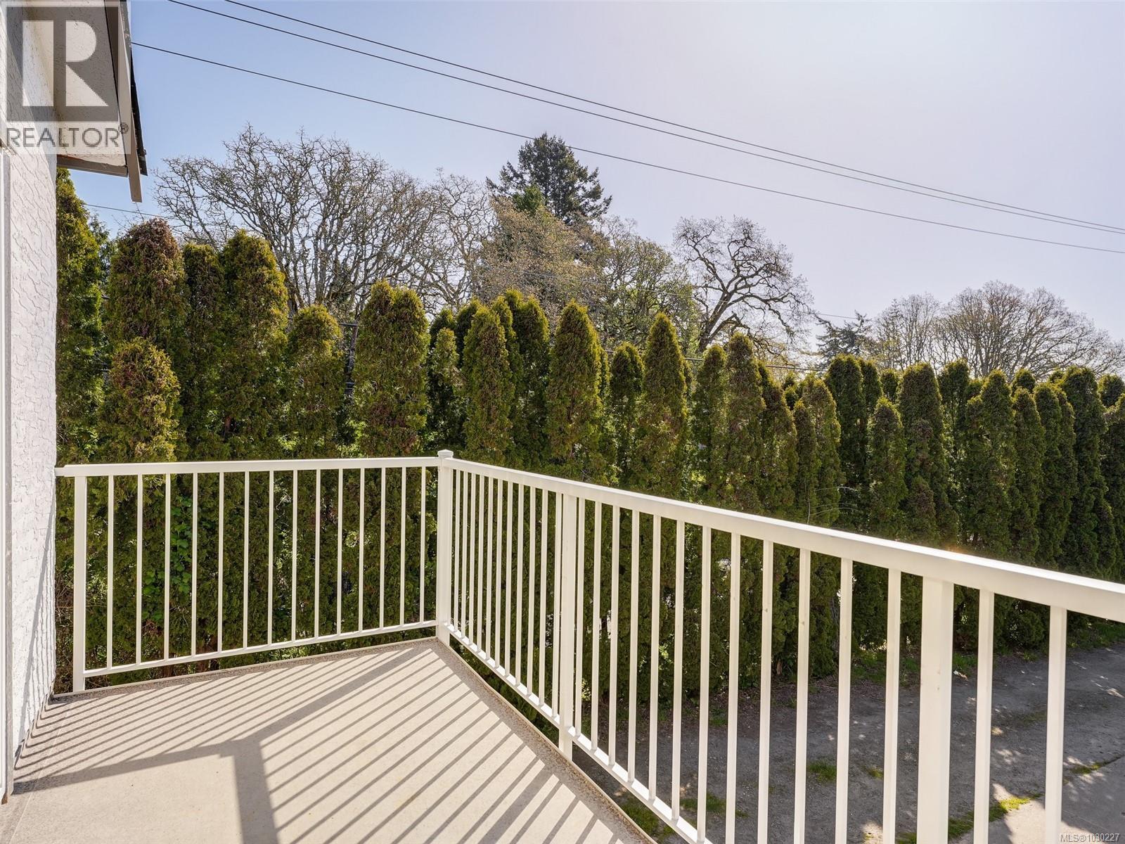 1040 Chesterfield Rd - 16