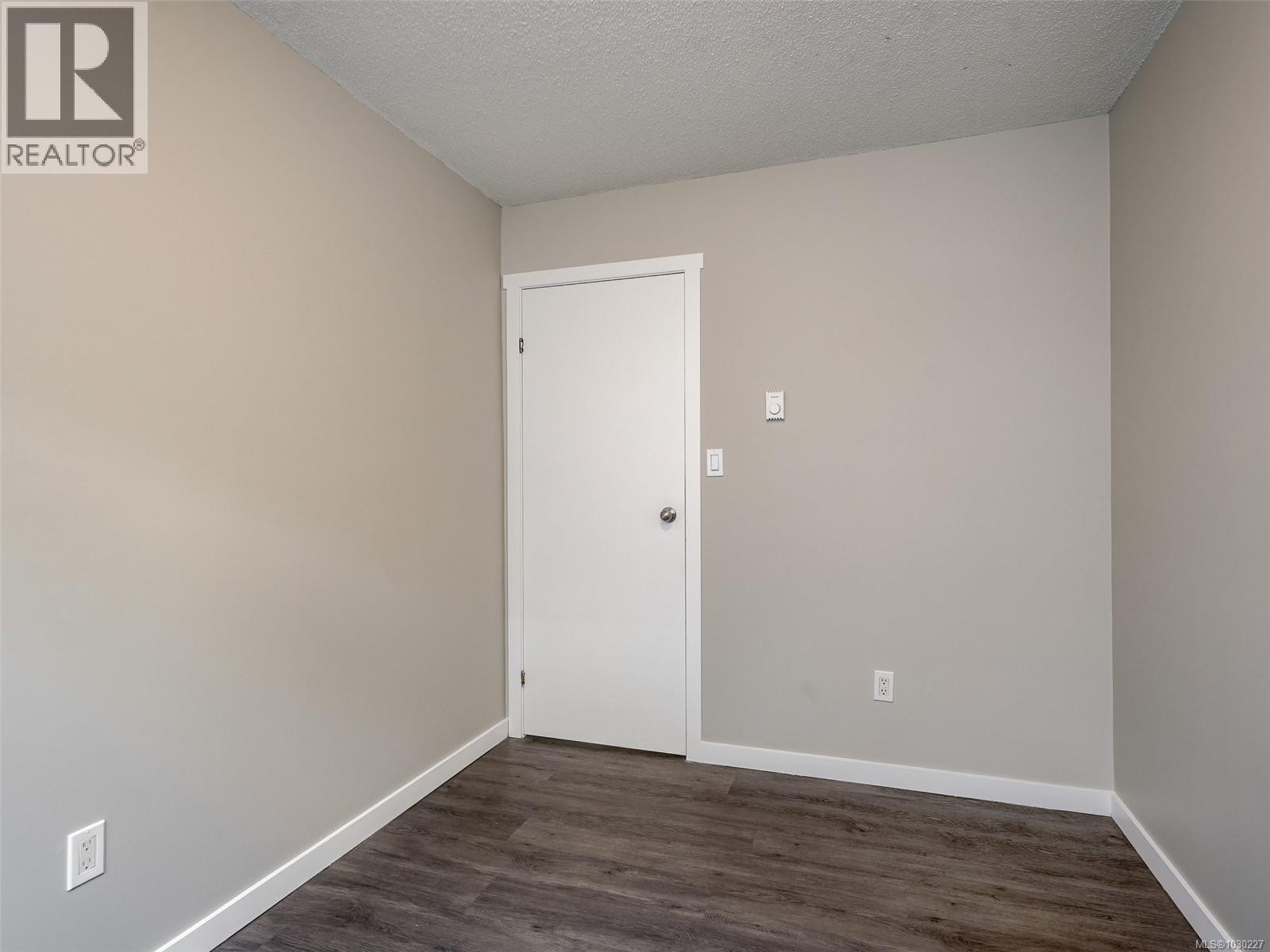 1040 Chesterfield Rd - 24