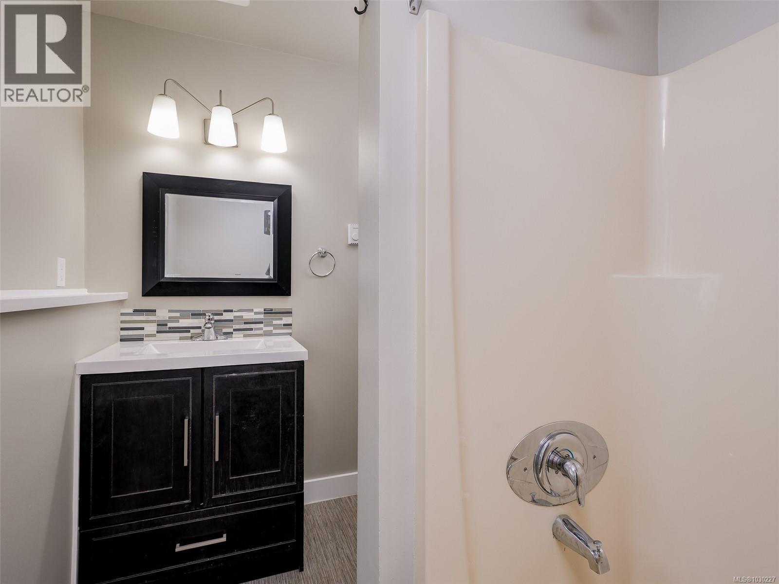 1040 Chesterfield Rd - 25