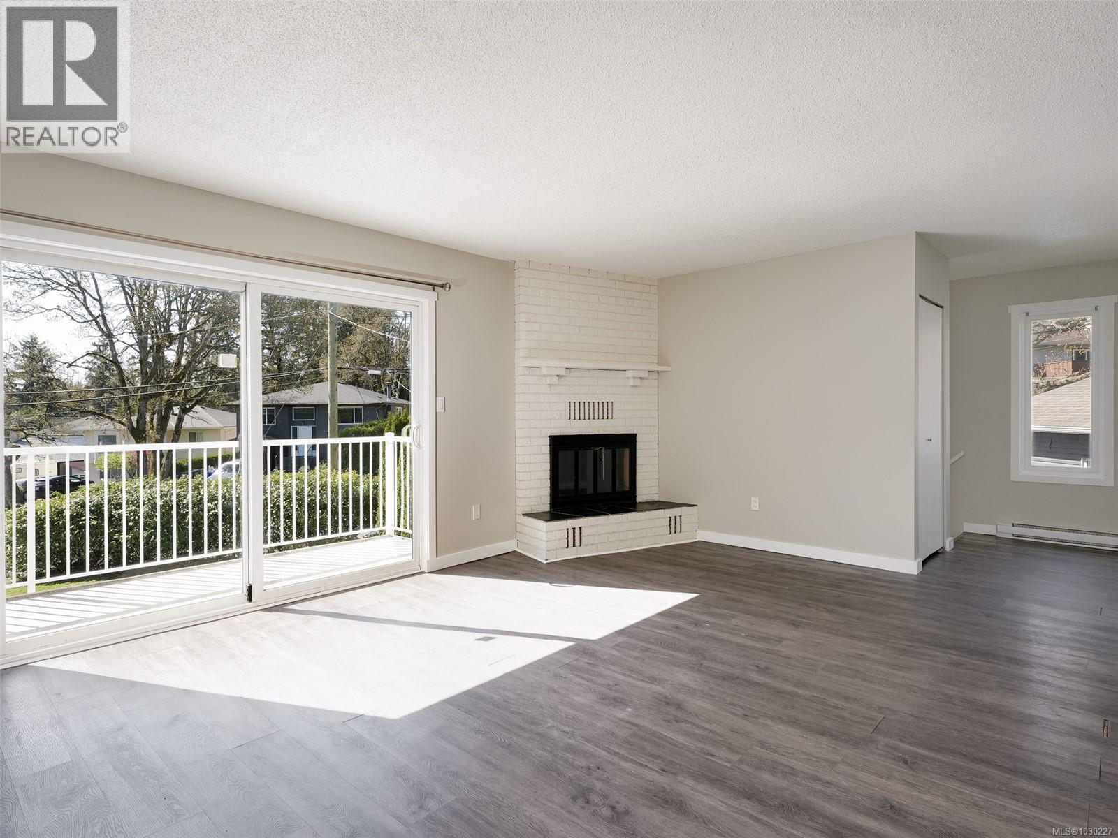 1040 Chesterfield Rd - 4