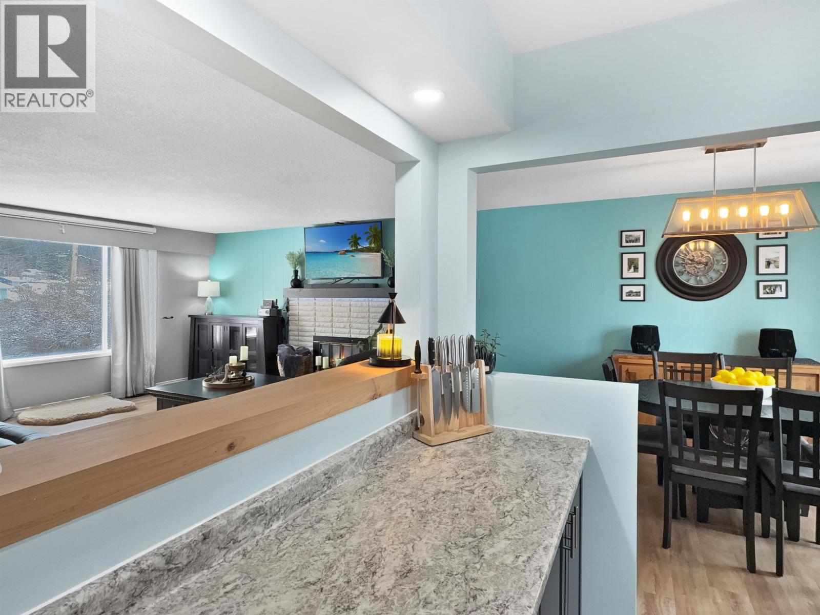 1085 N NINTH AVENUE - 9