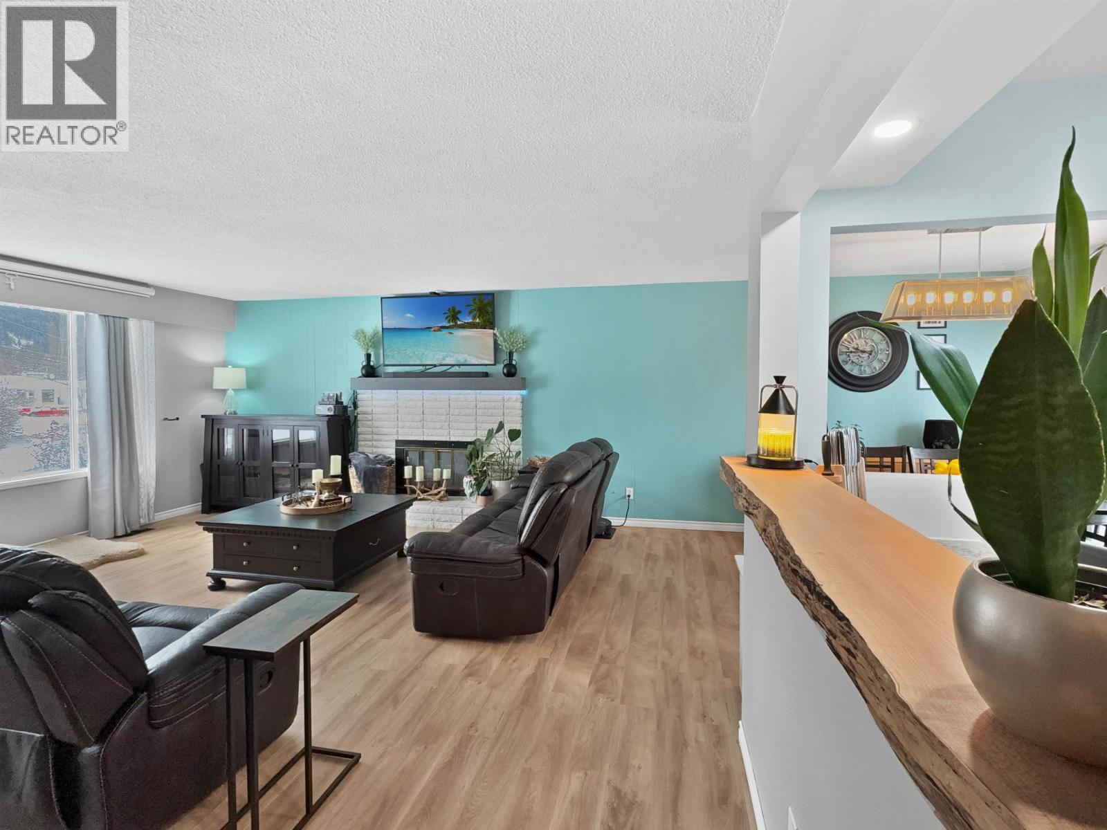 1085 N NINTH AVENUE - 14