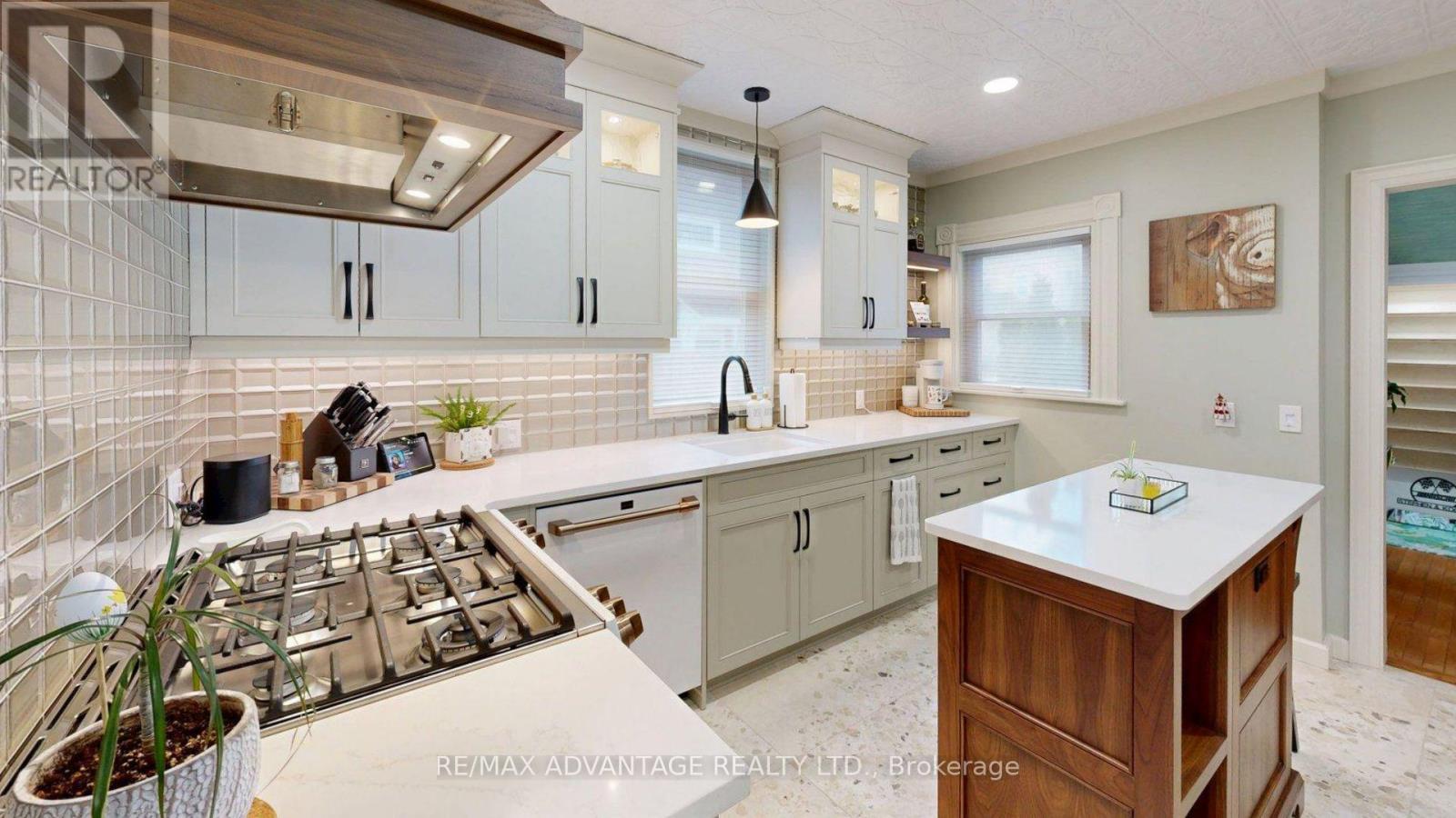 57 QUEEN STREET Property Photo