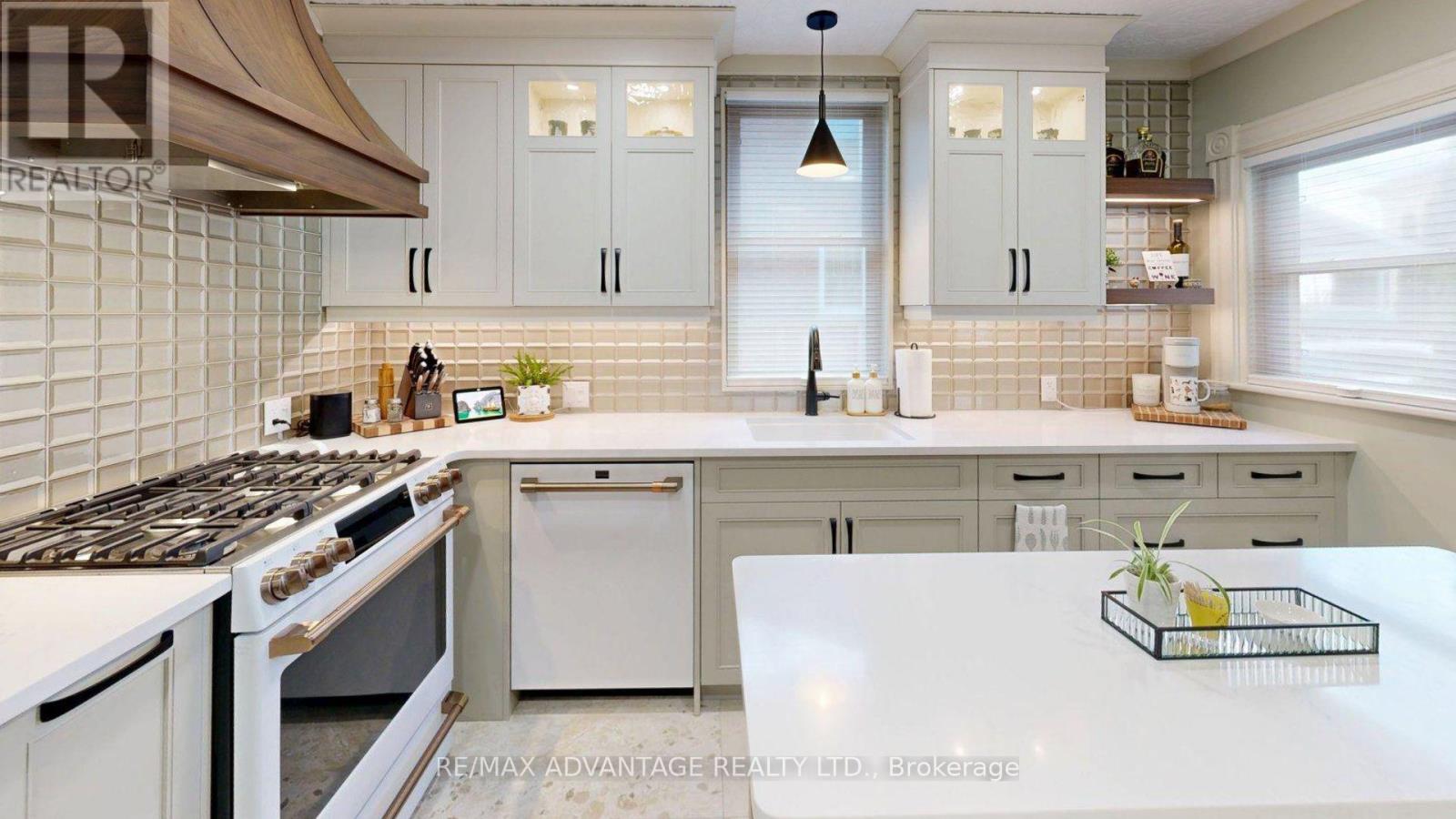 57 QUEEN STREET Property Photo