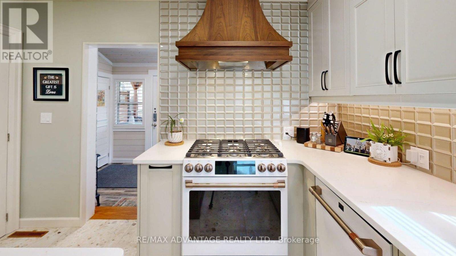 57 QUEEN STREET Property Photo