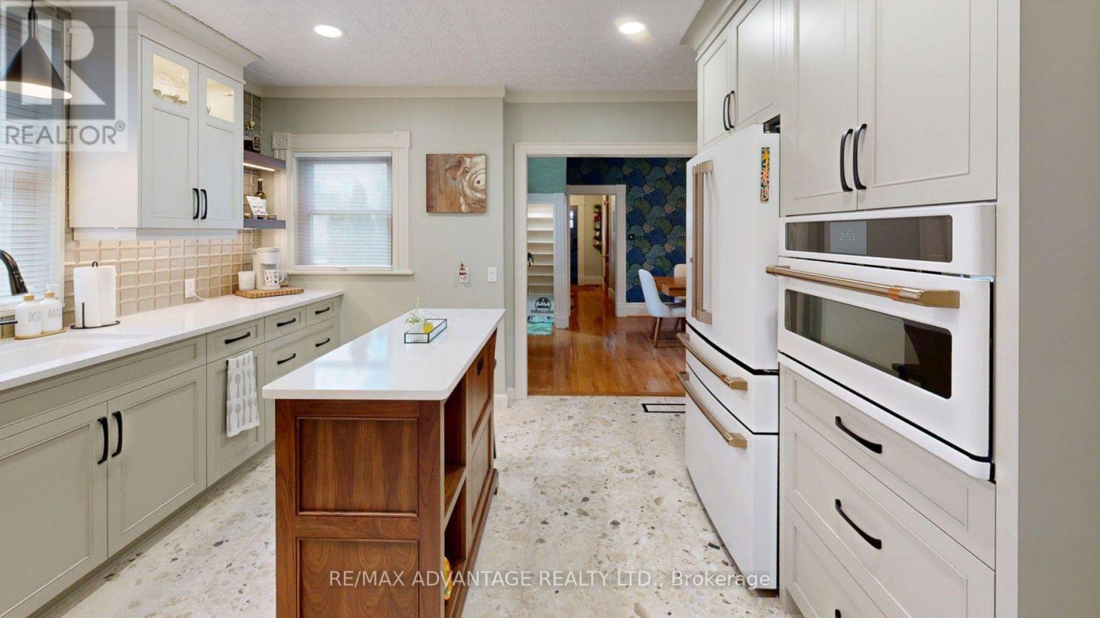 57 QUEEN STREET Property Photo