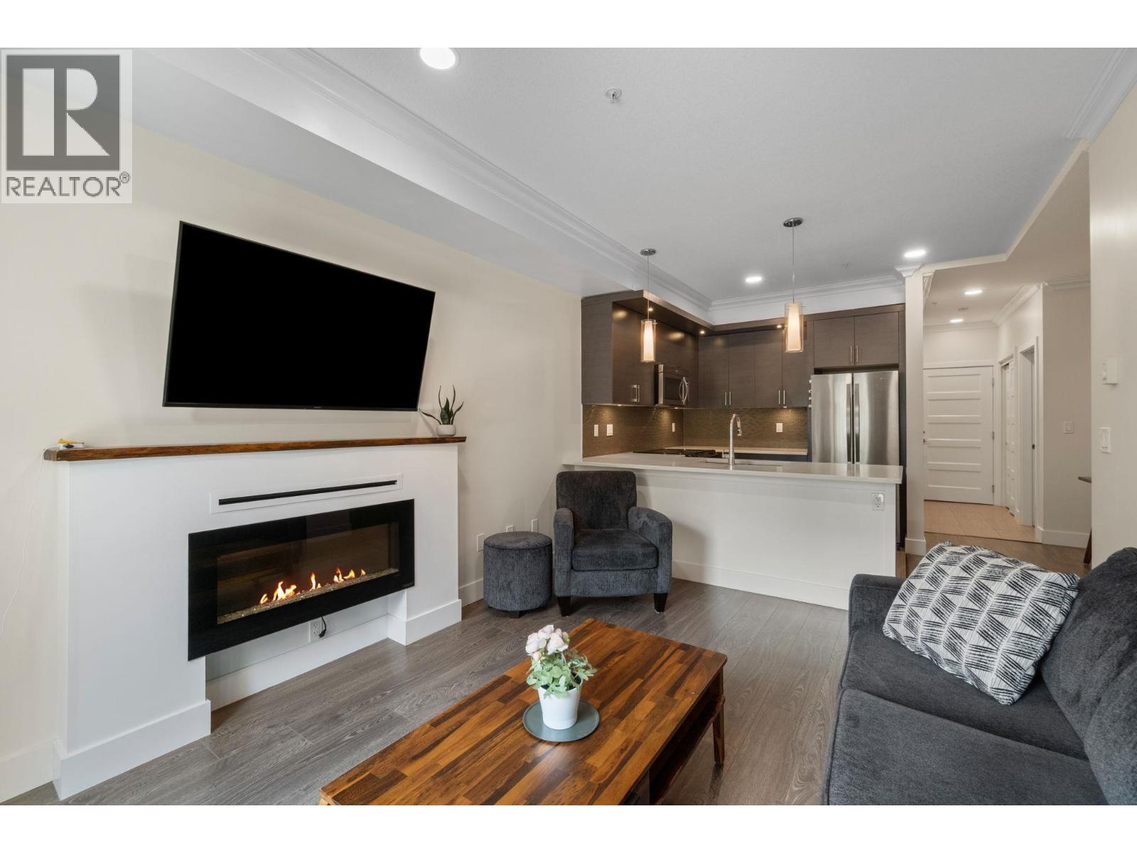 104 2349 WELCHER AVENUE, Port Coquitlam