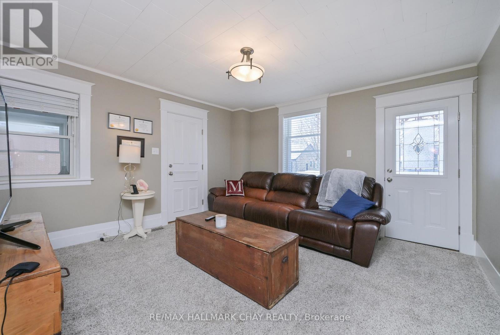 48 CAROLINE STREET W - 11