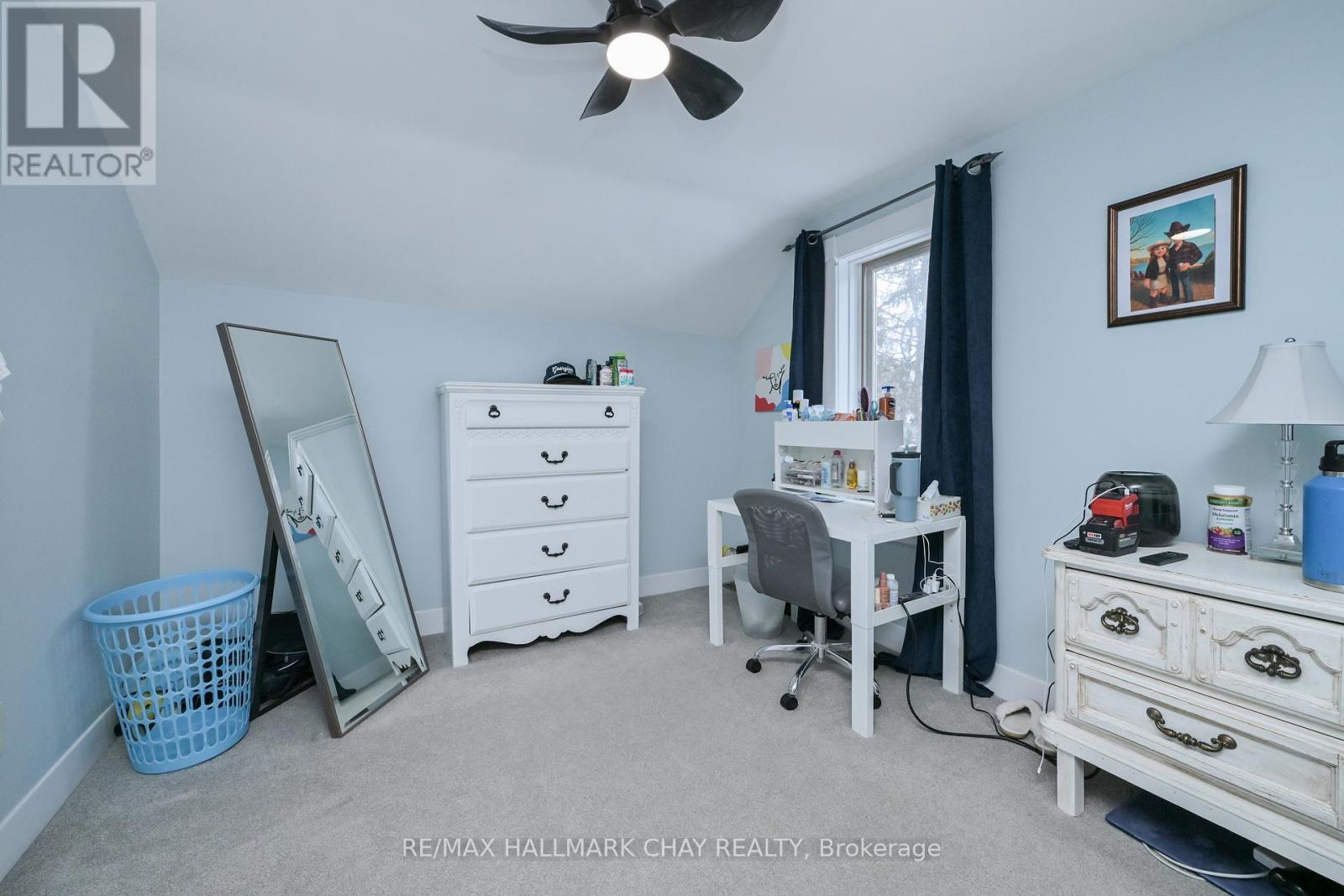 48 CAROLINE STREET W - 25